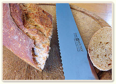 ביקורת סכין לחם wusthof